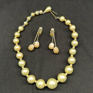 Vintage Necklace and Clip On Earrings